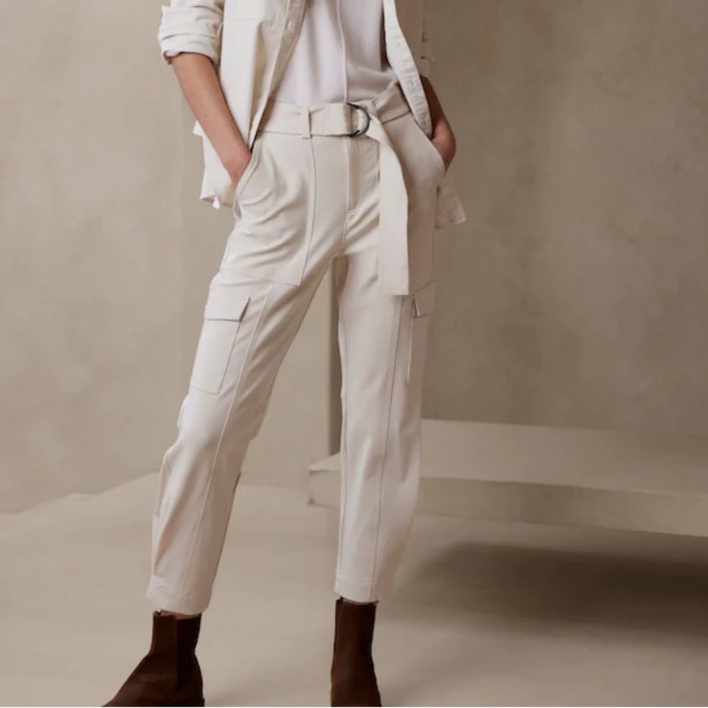 Banana Republic Slim Refined Stretch High Rise Cargo Pant Cream/White size 6